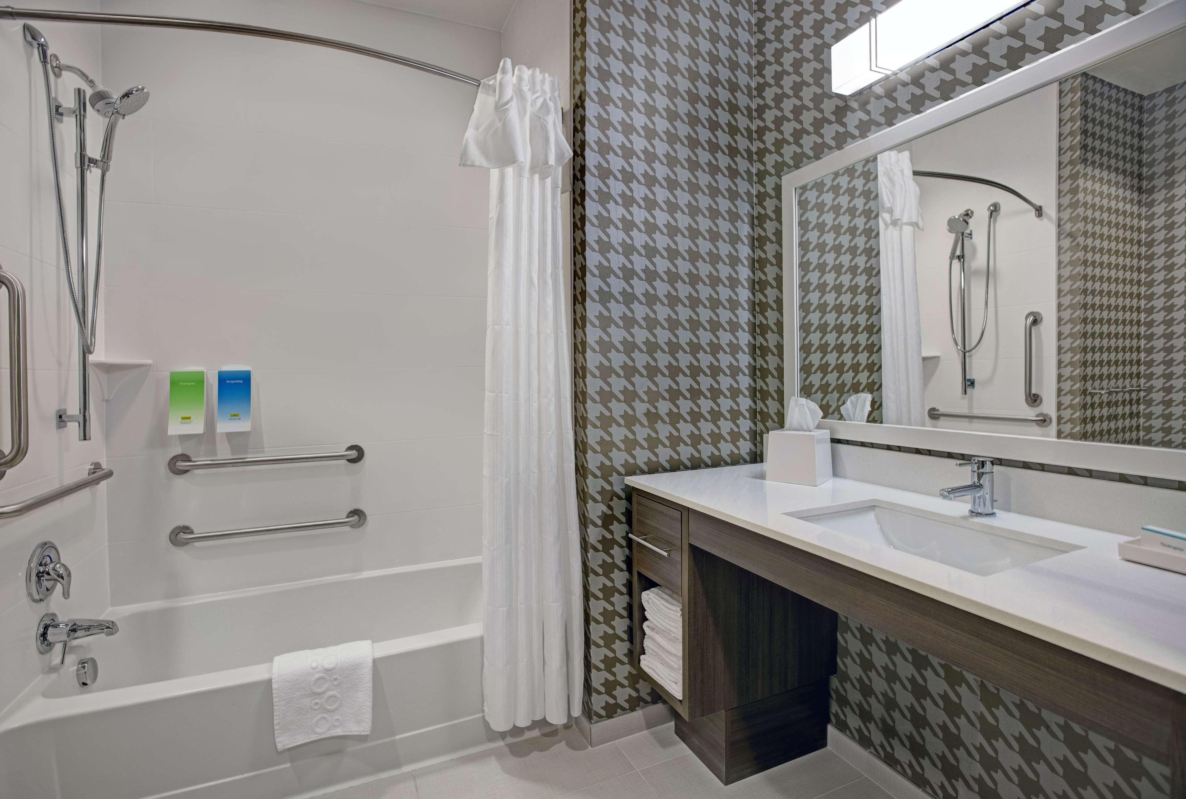Home2 Suites By Hilton Richmond Eksteriør billede